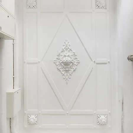 Lisbon Lodge בית הארחה *